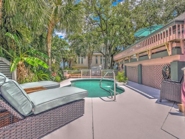 North Forest Beach 3 Bedroom Vacation Home Steps to Beach