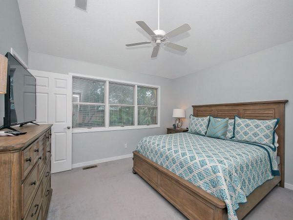North Forest Beach 3 Bedroom Vacation Home Steps to Beach