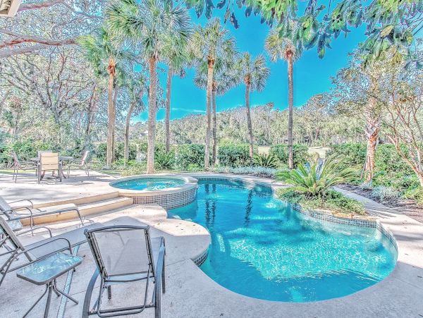 An Upscale Coastal Retreat On Hilton Heads Gold Coast