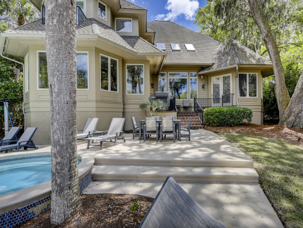An Upscale Coastal Retreat On Hilton Heads Gold Coast