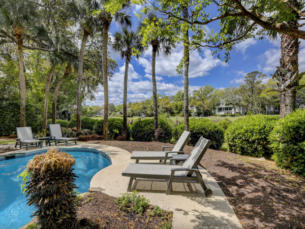 An Upscale Coastal Retreat On Hilton Heads Gold Coast