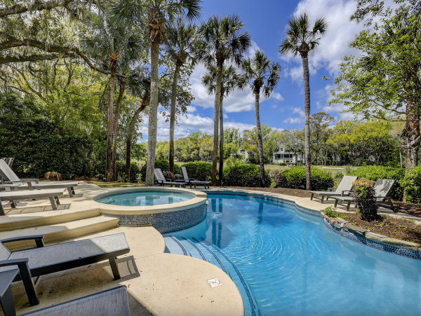 An Upscale Coastal Retreat On Hilton Heads Gold Coast