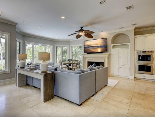 An Upscale Coastal Retreat On Hilton Heads Gold Coast
