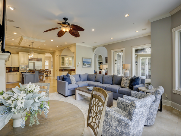 An Upscale Coastal Retreat On Hilton Heads Gold Coast