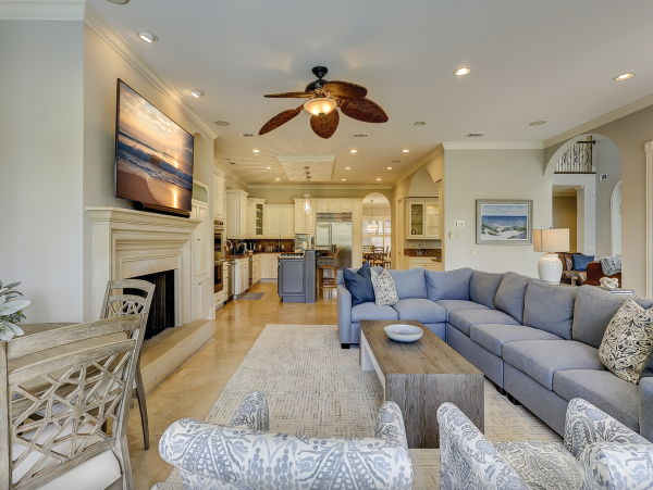 An Upscale Coastal Retreat On Hilton Heads Gold Coast