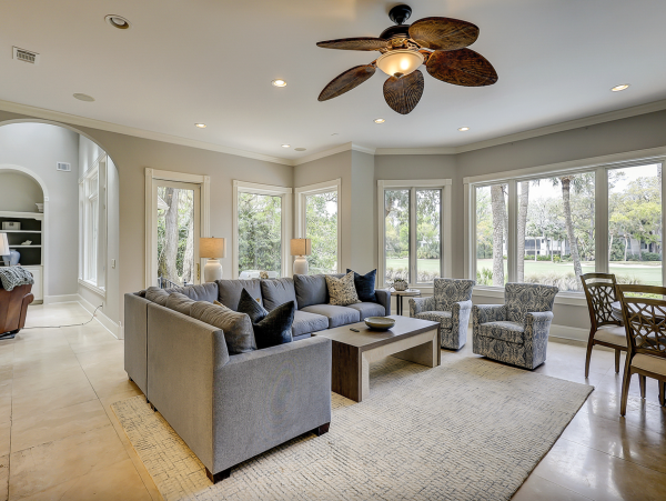 An Upscale Coastal Retreat On Hilton Heads Gold Coast