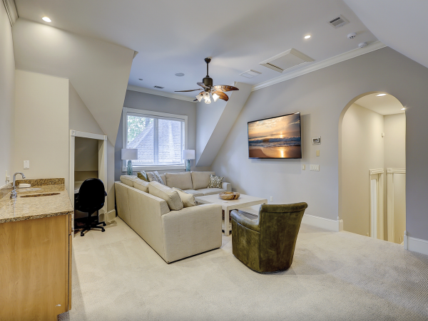 An Upscale Coastal Retreat On Hilton Heads Gold Coast