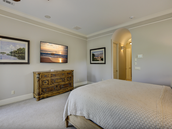 An Upscale Coastal Retreat On Hilton Heads Gold Coast
