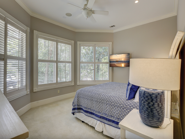 An Upscale Coastal Retreat On Hilton Heads Gold Coast