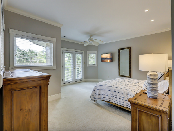 An Upscale Coastal Retreat On Hilton Heads Gold Coast