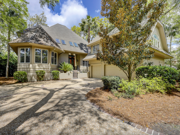 An Upscale Coastal Retreat On Hilton Heads Gold Coast