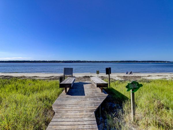 3 Bedroom House 1 min walk to Beach