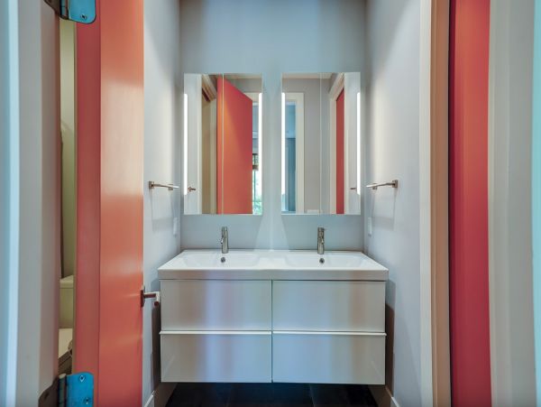 Five Bedroom Home Minutes To The Beach