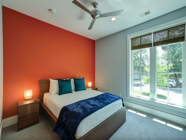 Five Bedroom Home Minutes To The Beach