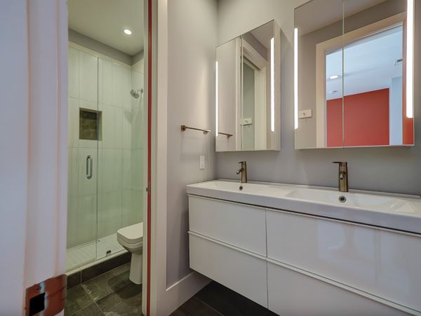 Five Bedroom Home Minutes To The Beach
