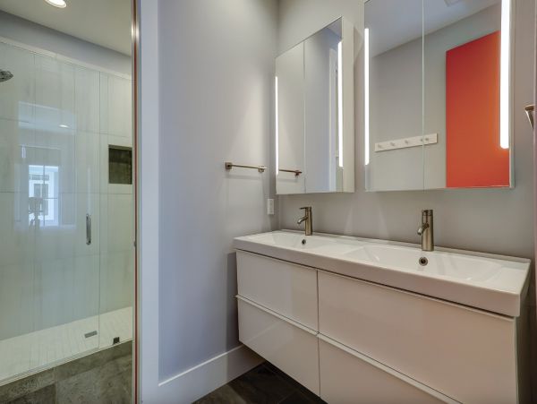 Five Bedroom Home Minutes To The Beach