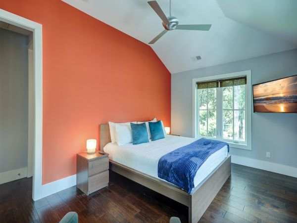 Five Bedroom Home Minutes To The Beach