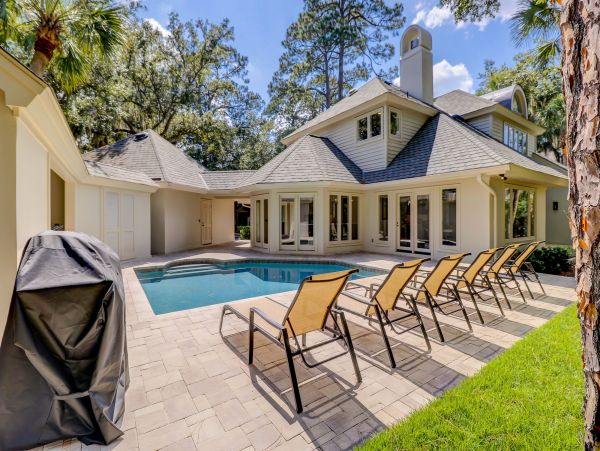 Spacious 4 Bedroom Vacation Home with Private Pool