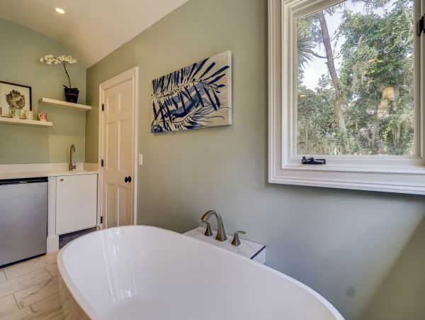 Spacious 4 Bedroom Vacation Home with Private Pool