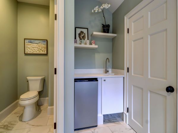 Spacious 4 Bedroom Vacation Home with Private Pool
