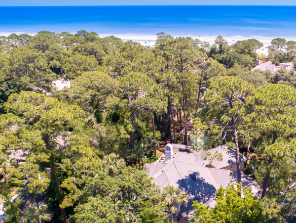 Spacious 4 Bedroom Vacation Home with Private Pool