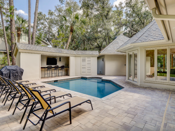 Spacious 4 Bedroom Vacation Home with Private Pool