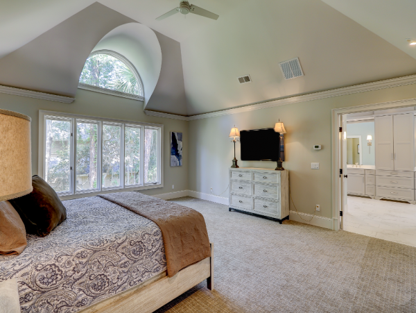 Spacious 4 Bedroom Vacation Home with Private Pool