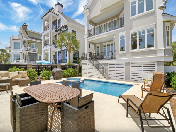Luxurious Oceanfront Vacation Property - Perfect Family Getaway