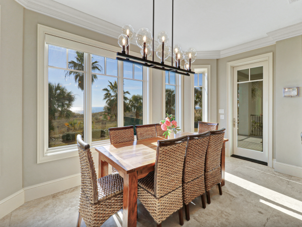 Luxurious Oceanfront Vacation Property - Perfect Family Getaway
