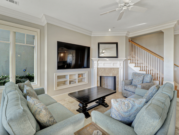 Luxurious Oceanfront Vacation Property - Perfect Family Getaway