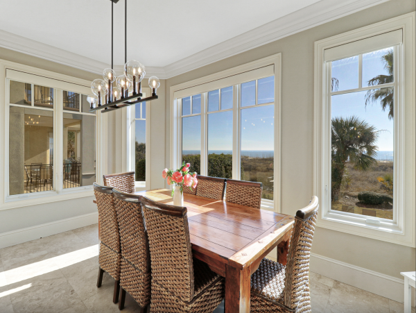 Luxurious Oceanfront Vacation Property - Perfect Family Getaway