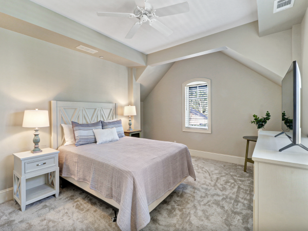 Luxurious Oceanfront Vacation Property - Perfect Family Getaway