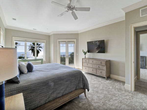 Luxurious Oceanfront Vacation Property - Perfect Family Getaway