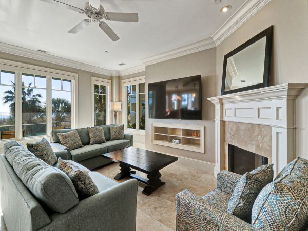 Luxurious Oceanfront Vacation Property - Perfect Family Getaway