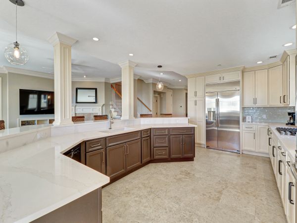 Luxurious Oceanfront Vacation Property - Perfect Family Getaway