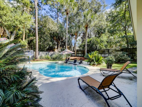 Beautiful Island Vacation Pool Home in Hilton Head Sleeps 10