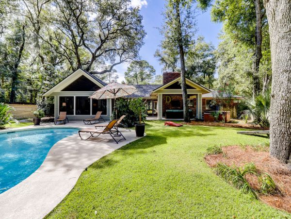 Beautiful Island Vacation Pool Home in Hilton Head Sleeps 10