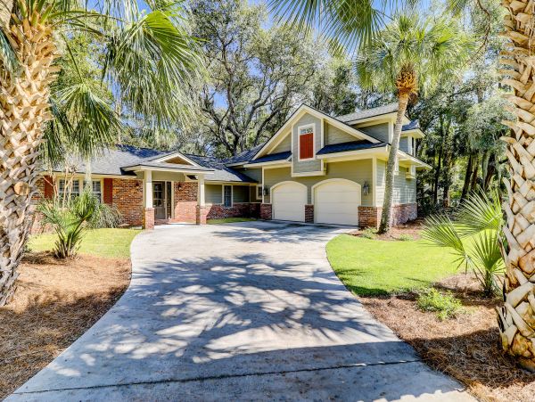 Beautiful Island Vacation Pool Home in Hilton Head Sleeps 10