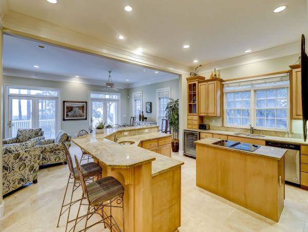 HILTON HEAD BEACHFRONT POOL HOME SLEEPS 16