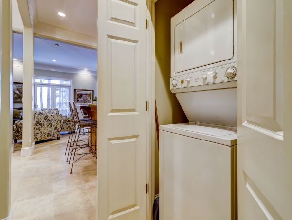 HILTON HEAD BEACHFRONT POOL HOME SLEEPS 16