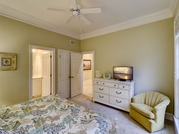 HILTON HEAD BEACHFRONT POOL HOME SLEEPS 16