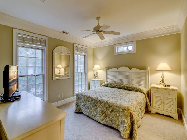 HILTON HEAD BEACHFRONT POOL HOME SLEEPS 16