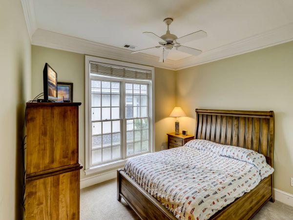 HILTON HEAD BEACHFRONT POOL HOME SLEEPS 16