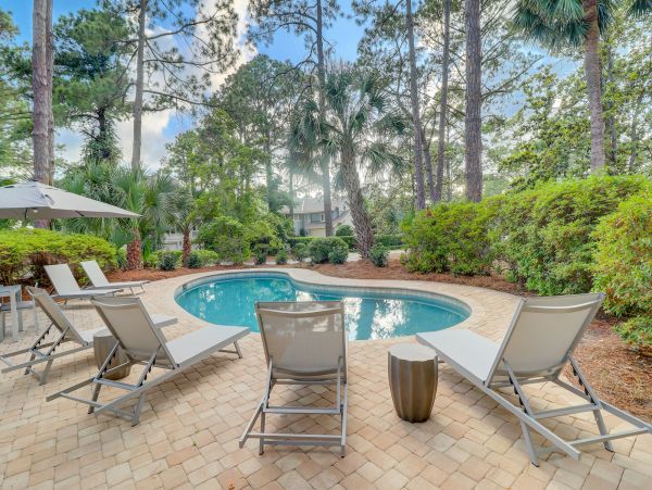 Sea Pines luxury Retreat Fabulous Interior & Beach Access