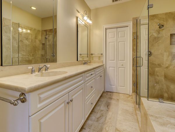 Walk to Beach Hilton Head Vacation Home 5 Bedrooms Pool