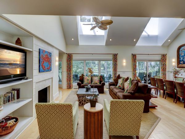 Six Bedroom Vacation Home in Hilton Head with Lagoon Views