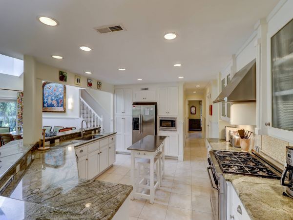 Six Bedroom Vacation Home in Hilton Head with Lagoon Views