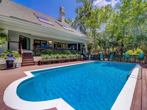 Six Bedroom Vacation Home in Hilton Head with Lagoon Views