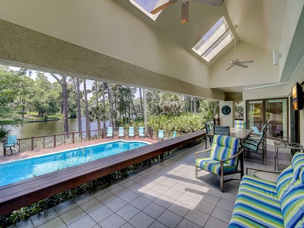 Six Bedroom Vacation Home in Hilton Head with Lagoon Views