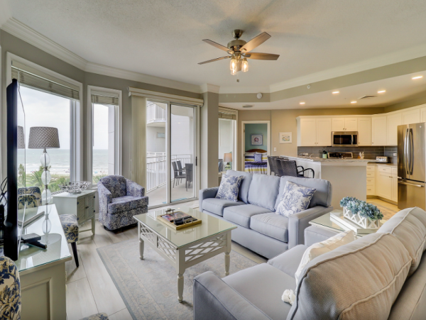 Oceanview Luxury Condo - Steps from Coligny Beach & Shops